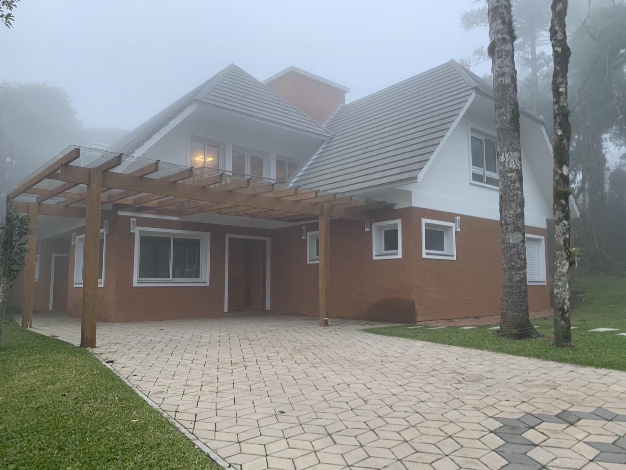 Casa de Condomínio em Canela