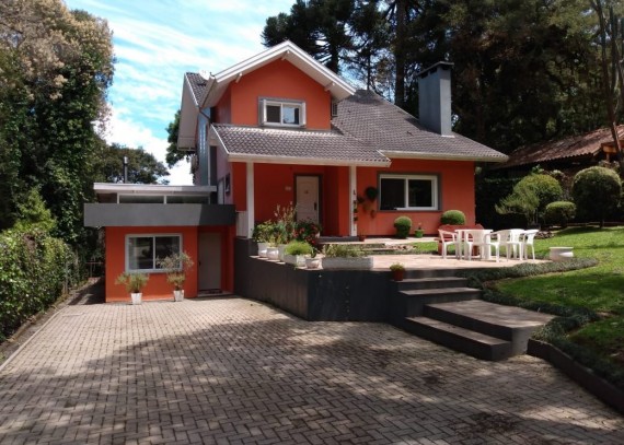 Casa, no bairro Vila Suica em Canela