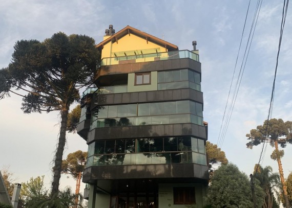 Apartamento, no bairro Centro em Canela