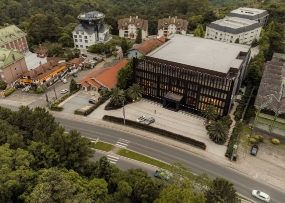 Apartamento, no bairro Centro em Gramado