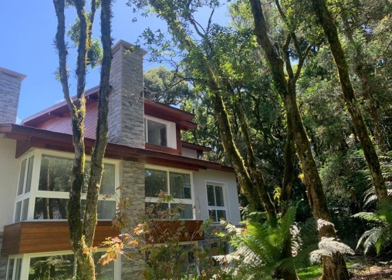 Apartamento, no bairro Centro em Canela