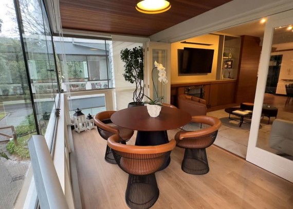 Apartamento, no bairro Centro em Gramado