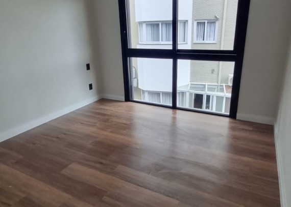 Apartamento, no bairro Centro em Canela