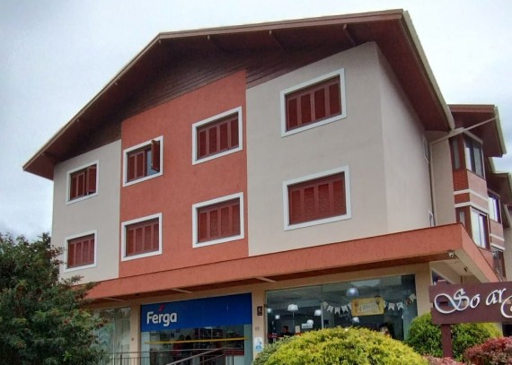 Apartamento, no bairro Centro em Gramado