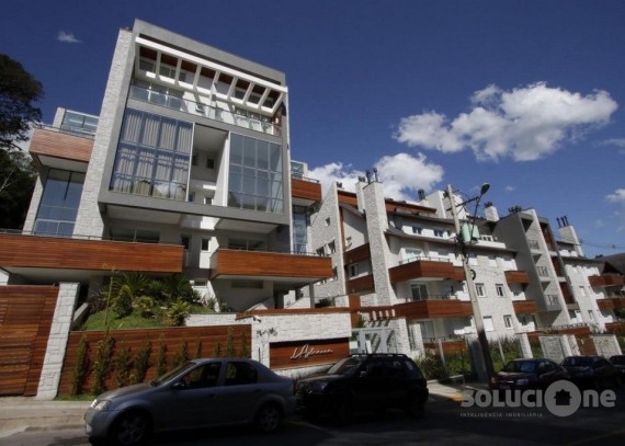 Apartamento, no bairro Centro em Gramado