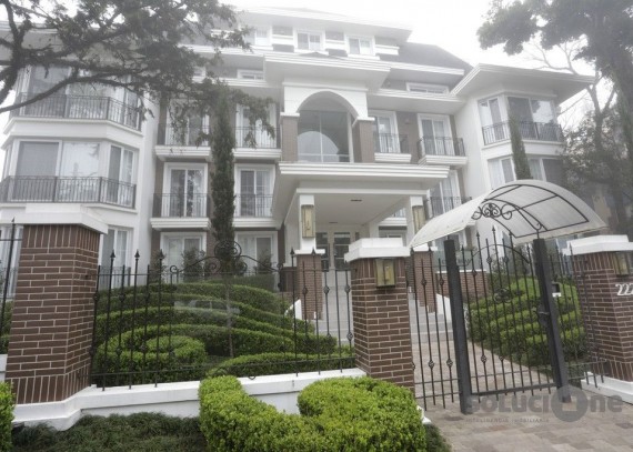 Apartamento, no bairro Centro em Gramado