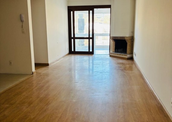 Apartamento, no bairro Centro em Canela