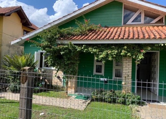 Casa, no bairro Centro em Canela