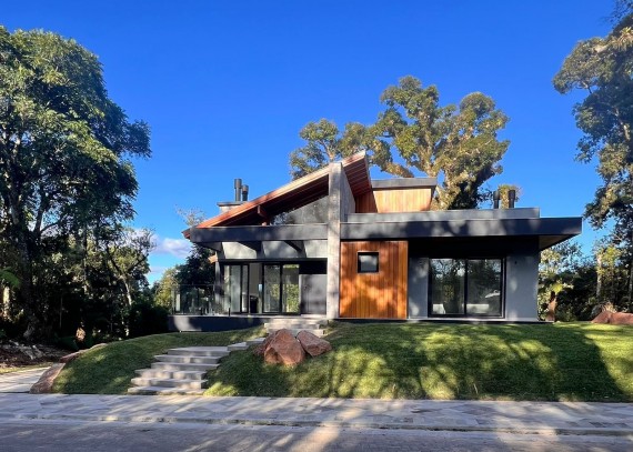 Casa, no bairro Vivendas Do Arvoredo em Gramado