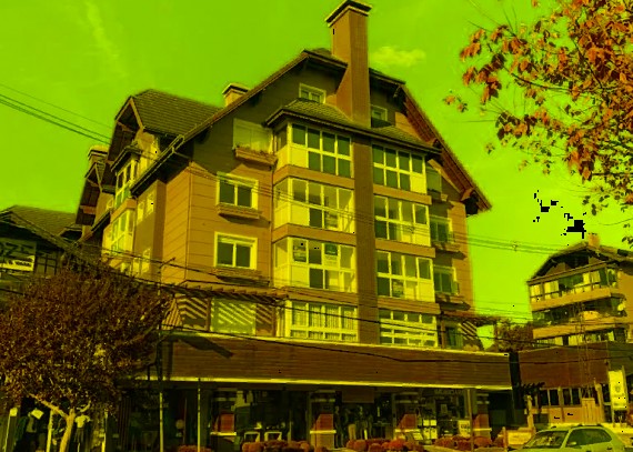 Apartamento, no bairro Centro em Gramado