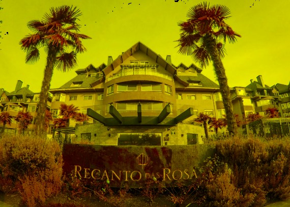 Apartamento, no bairro Centro em Gramado