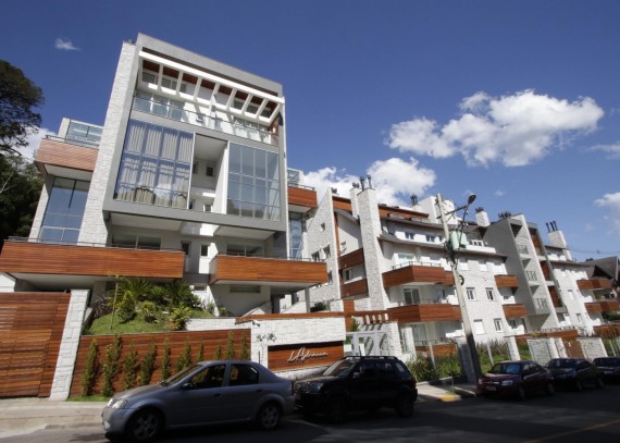 Apartamento, no bairro Centro em Gramado