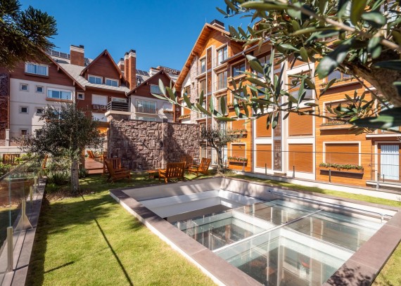 Apartamento, no bairro Centro em Canela