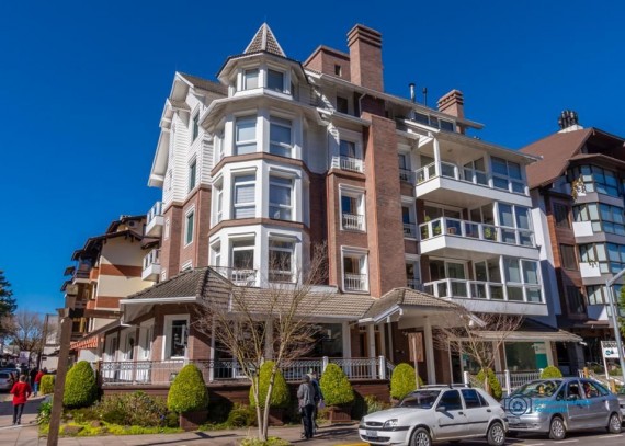 Apartamento, no bairro Centro em Gramado