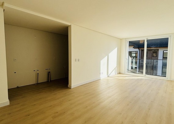 Apartamento, no bairro Centro em Canela