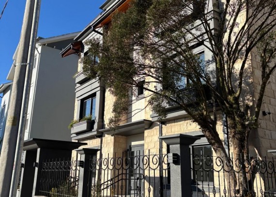 Apartamento, no bairro Centro em Canela