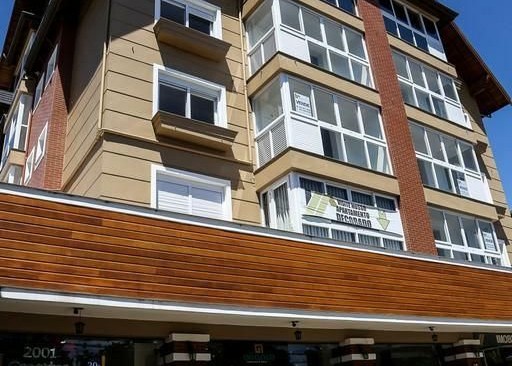 Apartamento, no bairro Centro em Gramado