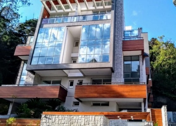 Apartamento, no bairro Centro em Gramado