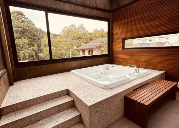 Apartamento, no bairro Centro em Gramado